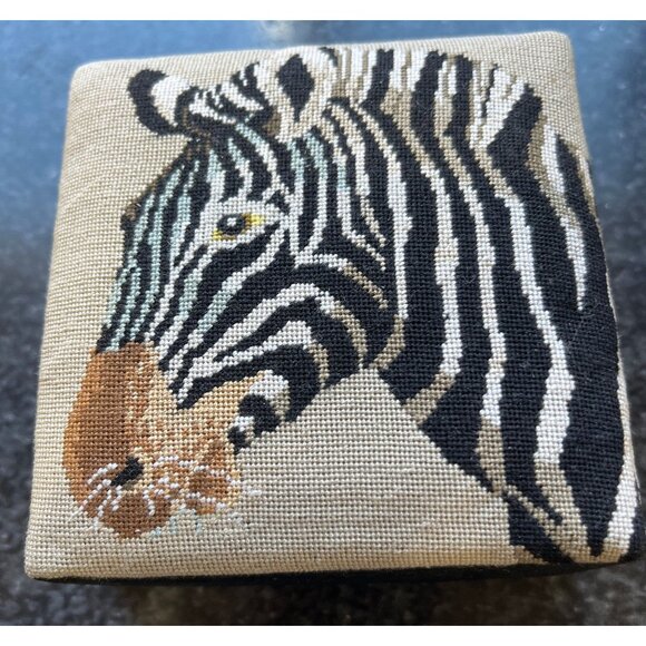 Vtg Handmade Zebra Petit Pointe Black Satin Trinket Box Attached Lid 3 1/2" - Picture 3 of 8